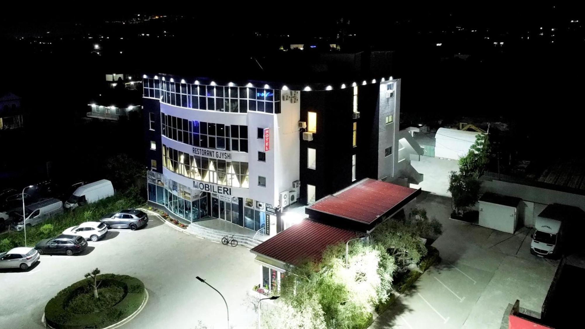 Grand Hotel Gjyshi Qerrexhias Dış mekan fotoğraf
